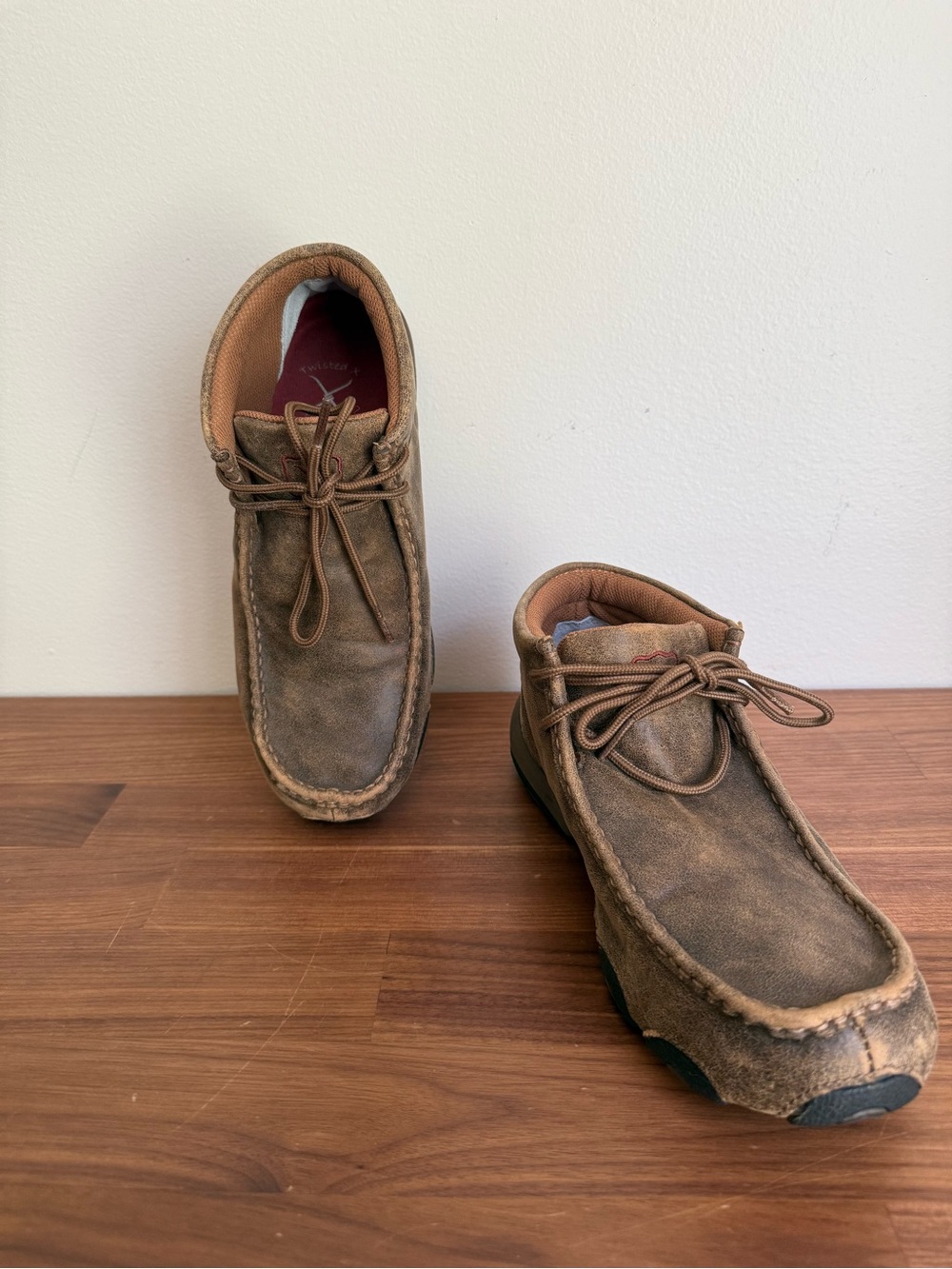 Twisted X Chukka Driving Leather Moccasin in Distressed Saddle Brown, sz 7.5 - Picture 6 of 15